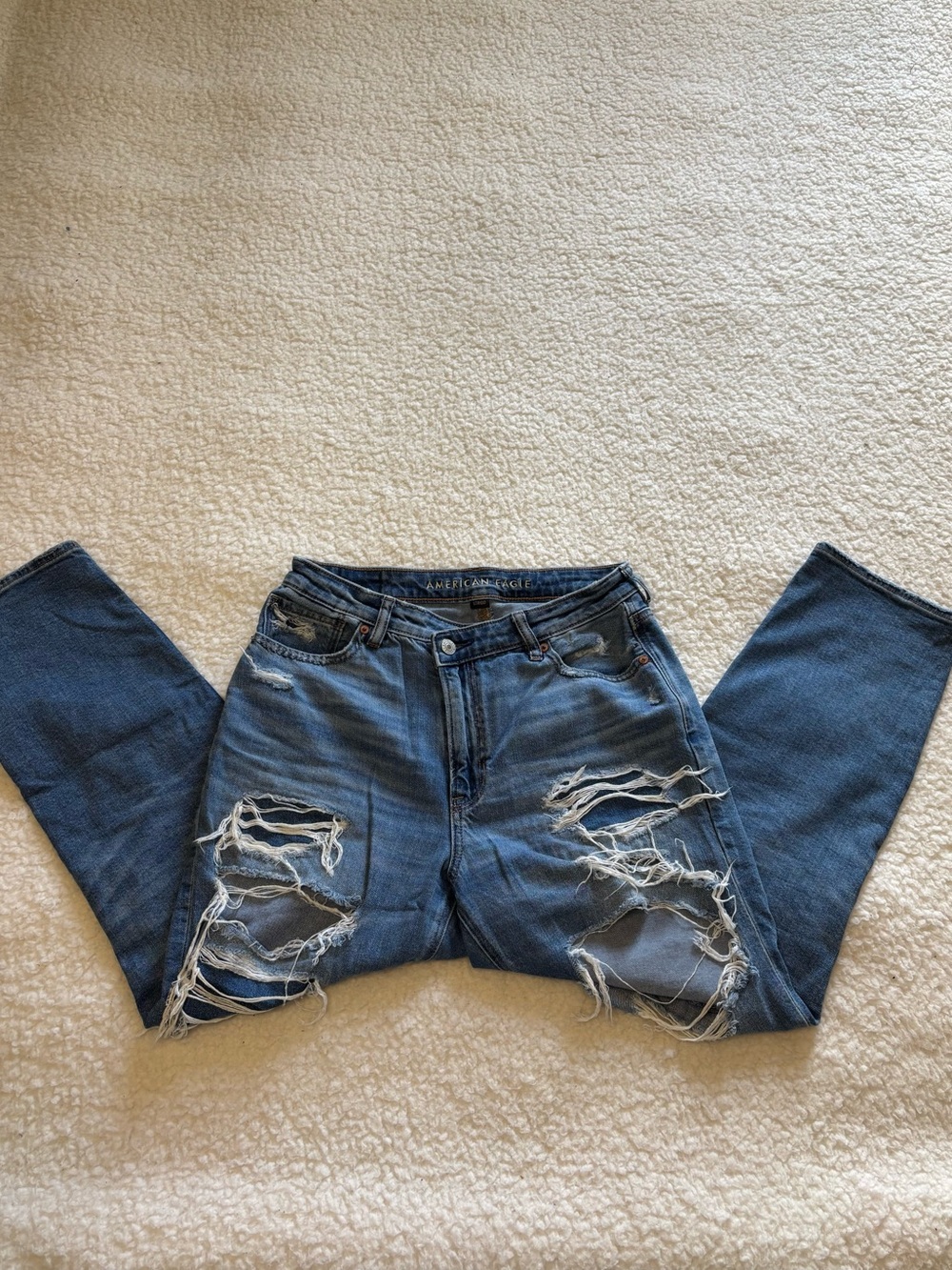 American Eagle Women Medium Wash Distressed Strigid Mom Jeans